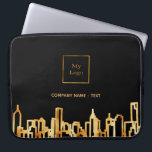 Logo Schwarz Gold City Skyline Business Real Anwes Laptopschutzhülle<br><div class="desc">Schwarzer Hintergrund mit vergoldeten Imitaten in der Silhouette der Stadt. Vorlage für Ihr Firmenlogo und Ihren Namen oder einen Text. Goldene Buchstaben Perfekt für echte Anwesen-Agent! Dieser Ärmel ist auch in unserem Geschäft ohne Logo erhältlich.</div>