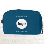 Logo-Text-Werbemarken Aquamarin grün Waschbeutel<br><div class="desc">Fügen Sie diesem Design Ihr eigenes Logo hinzu. Minimalistisch und beruflich. Ändern oder entfernen Sie den oberen und unteren Text, fügen Sie Ihren Namen, Firmenlogo, Telefonnummer oder Website. Ideal für ein Werbeprodukt für Ihre Mitarbeiter, Mitarbeiter, Kunden und Kunden. Ideal für Messe-, Reise-, Firmen- oder Sportveranstaltungen und Geschenke. Weitere Versionen finden...</div>