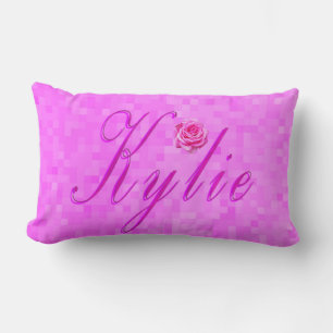 Logo von Kylie Name in Rosa Lendenkissen