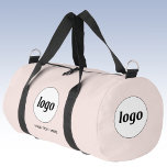 Logo-Werbung für Unternehmen Rosa Duffle Bag<br><div class="desc">Fügen Sie Ihr eigenes Logo und Ihren eigenen Text zu diesem Design hinzu. Ihr Firmenname,  Slogan,  Website oder Telefonnummer. Minimalistisch und beruflich. Ideal für ein Werbeprodukt für Ihre Mitarbeiter,  Mitarbeiter,  Kunden und Kunden. Ideal für Messe-,  Reise-,  Firmen- oder Sportveranstaltungen und Geschenke. Weitere Versionen finden Sie in der Auflistung.</div>