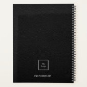 Logopartikel aus schwarzem Leder, Monogramm, Busin Planer (Rückseite)