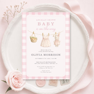 Lokal angewachsenes Gingham-Mädchen Rosa Baby-Part Einladung