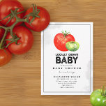 Lokal gezüchtete Baby Watercolor Babydusche Invita Einladung<br><div class="desc">Der Markt der rustikalen Bauern inspirierte ein geschlechtsneutrales Babyduschthema mit roter und grüner Tomate auf weißem Hintergrund mit schwarzem Text.</div>