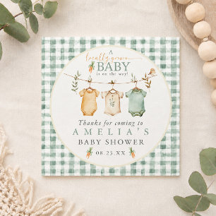 Lokale Babymode am Wäscheständer - Babyparty Serviette