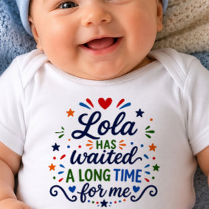 Lola hat lange Zeit Baby-Body gewartet Baby Strampler
