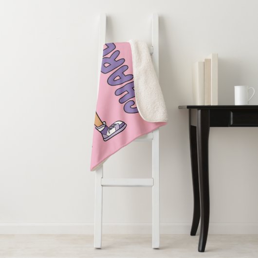 Lola TUNE SQUAD™ Varsity Herz Sherpadecke (Beispiel)