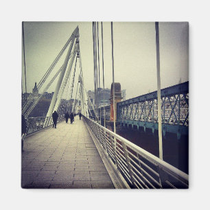 London - Bridge to Charing Cross Magnet