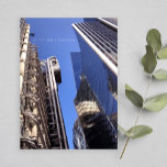 London City | Lloyd's Gebäude im Himmel Foto Postkarte<br><div class="desc">City of London Urbane High-Tech-Architektur Lloyds Gebäude-Fotografie - zwei große Gebäude im Frühjahr blauen Himmel Reiseziel Postcard - September 2019 - Foto von Anka</div>