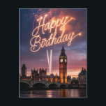 London Cityscape Geburtstagsgruß mit Feuerwerk  Postkarte<br><div class="desc">Ein dramatisches und festliches Bild mit der ikonischen Londoner Skyline bei Dämmerung, zentriert auf dem Elizabeth Tower (Big Ben). Der Himmel ist eine atemberaubende Mischung aus Rosa, Lila und Orange vom Sonnenuntergang. Der Mittelpunkt ist der Satz "Alles Gute zum Geburtstag", geschrieben in hellen, Lichtspur-Lettern über der Stadt, ergänzt durch feierliche...</div>