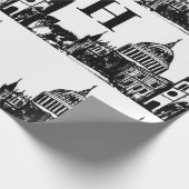 London England Elegant Schwarz-weiß Monogram Geschenkpapier (Ecke)
