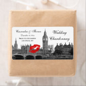 London England Skyline Kiss #1 BW H Wine Label (Insitu)