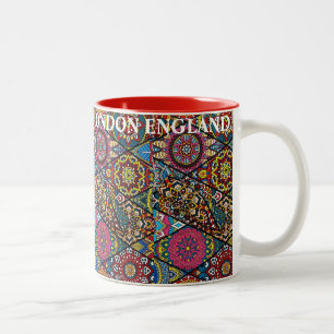 LONDON ENGLAND VON OLUREMI MOJISOLA GBADAMOSI ZWEIFARBIGE TASSE