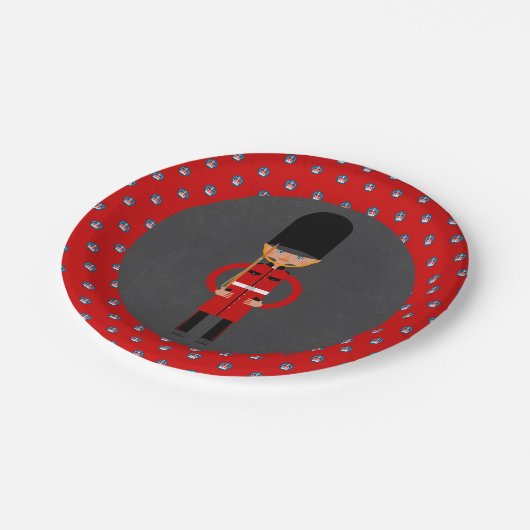 London Guard Boy Birthday Party Pappteller (Schrägansicht)