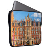London Royal Uni of Music bei Sonnenuntergang  Laptopschutzhülle (Vorne Rechts)