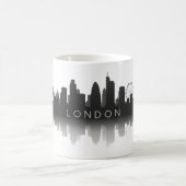 London Skyline Silhouette – Modern Black & White Kaffeetasse (Mittel)