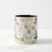 London skyline with pastel brushstroke background zweifarbige tasse (Mittel)