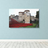 Londoner Turm mit Keramik Poppies - Leinwand (Insitu (Holzboden))
