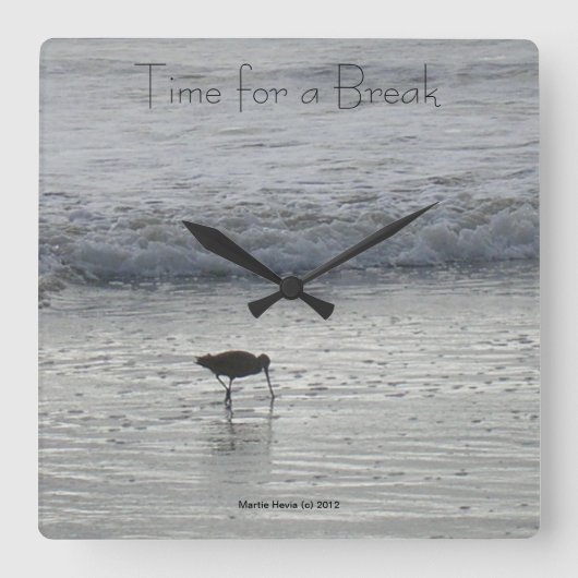 Lone Beach Sandpiper Clock Quadratische Wanduhr (Vorderseite)