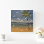 Lone Palm Tree am Strand, von Gary Poling Quadratische Wanduhr (Zuhause)