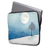 Lone Tree: Serene Full Moon Silence Art Laptopschutzhülle (Vorderseite Links)