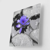 Lone Water Lily Wall Uhr (Winkel)