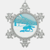 Lone Wolf im WInter Schneeflocken Zinn-Ornament (Vorderseite)