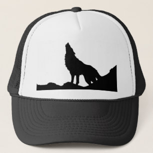 Lone Wolf Stehend auf einem Hügel Truckerkappe