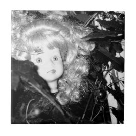 Lonely Doll Head Fliese