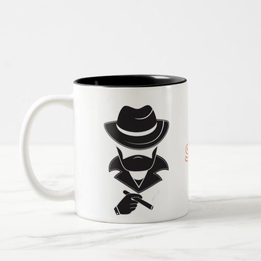 Lonely Stranger Zweifarbige Tasse (Links)