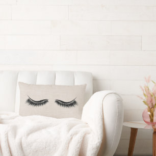 Long Black Eyelashes Lendenkissen