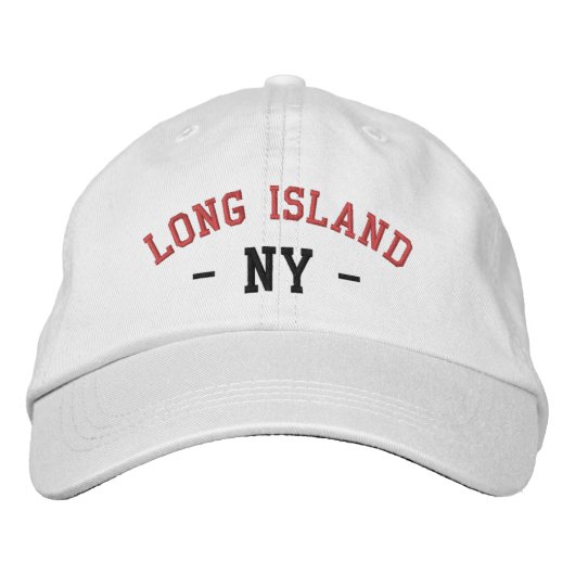 LONG ISLAND NY Preppy Red Black on White Bestickte Baseballkappe (Vorderseite)