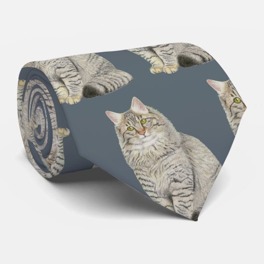 Longhair Tabby Cat Krawatte (Gerollt)