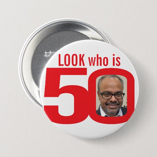 Look, der 50 Foto rot-weiß Button Abzeichen ist (Vorne & Hinten)