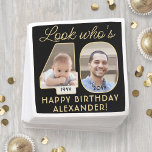 Look Who's 40 Black & Gold Happy Geburtstag 2 Foto Serviette<br><div class="desc">Schau mal, wer 40 ist! Fügen Sie ihm eine personalisierte Touch zu den Dekorationen des Party aus dem 40. Jubiläum mit stilvollen, individuellen Foto-Papierservietten hinzu. Bilder und Formulierungen auf dieser Vorlage sind einfach anzupassen (IMAGE PLACEMENT TIP: Eine einfache Möglichkeit, ein Foto genau wie gewollt zu positionieren, ist es, es einzuschneiden,...</div>