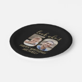 Look Who's 50 Black & Gold 2 Foto Happy Birthday Pappteller (Schrägansicht)