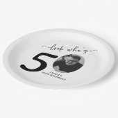 Look Who's 50! Modern Photo 50th Birthday Pappteller (Schrägansicht)