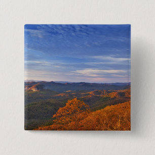 Looking Glass Rock bei Sonnenaufgang in der Pisgah Button