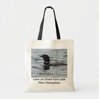 Loon auf großem Ostsee-New Hampshire Tragetasche