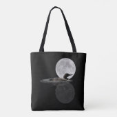 Loon Swims in der Mondlicht Tote Tasche (Rückseite)