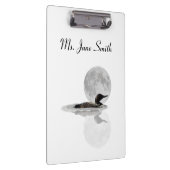 Loon Swims in der Mondlicht-Zwischenablage Klemmbrett (Rechts)