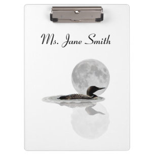 Loon Swims in der Mondlicht-Zwischenablage Klemmbrett