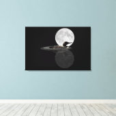Loon Swims in der Moonlight Leinwand drucken (Insitu (Holzboden))