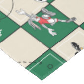 LOONEY TUNES™ Fußballrastermuster Tischdecke (Schrägansicht)