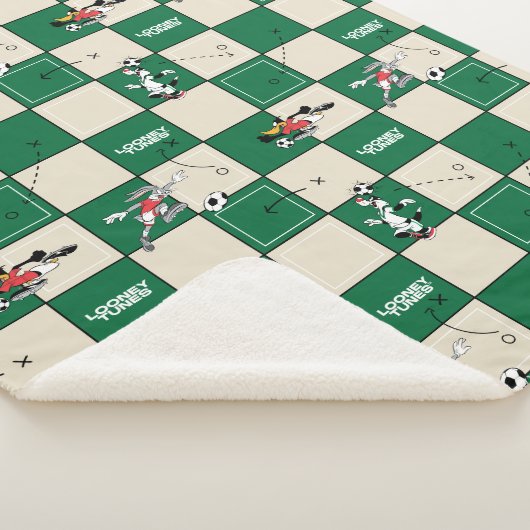 LOONEY TUNES™ Soccer Grid Pattern Sherpadecke (3/4)