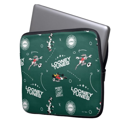 LOONEY TUNES™ Soccer Playbook Pattern Laptopschutzhülle (Vorderseite Links)