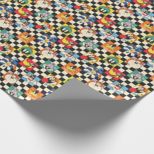LOONEY TUNES™ Zeichen auf Schwarz/Weiß-Schachbrett Geschenkpapier (Ecke)