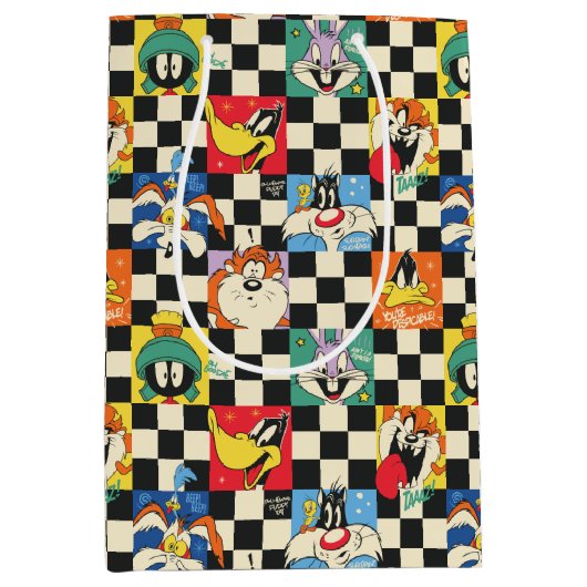 LOONEY TUNES™ Zeichen auf Schwarz/Weiß-Schachbrett Mittlere Geschenktüte (Vorderseite)