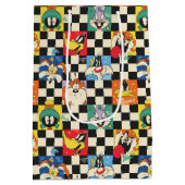 LOONEY TUNES™ Zeichen auf Schwarz/Weiß-Schachbrett Mittlere Geschenktüte (Rückseite)