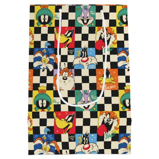 LOONEY TUNES™ Zeichen auf Schwarz/Weiß-Schachbrett Mittlere Geschenktüte (Rückseite)