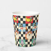 LOONEY TUNES™ Zeichen auf Schwarz/Weiß-Schachbrett Pappbecher (Rechts)